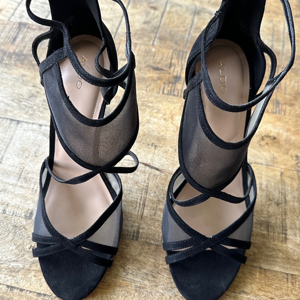 Sexy Aldo strappy Heels black